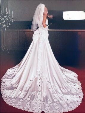 Elegant White Bridal Gown with Beaded and Lace trim